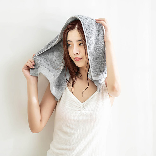 COMO LIVING Silver Fiber Antibacterial Towel Gray