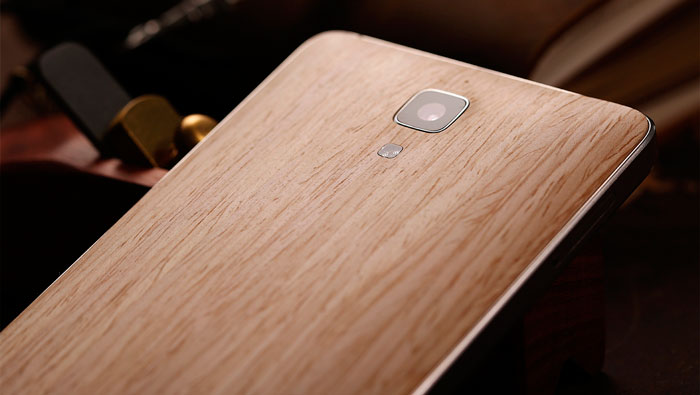 Smartphone Xiaomi Mi Note with Bamboo back side